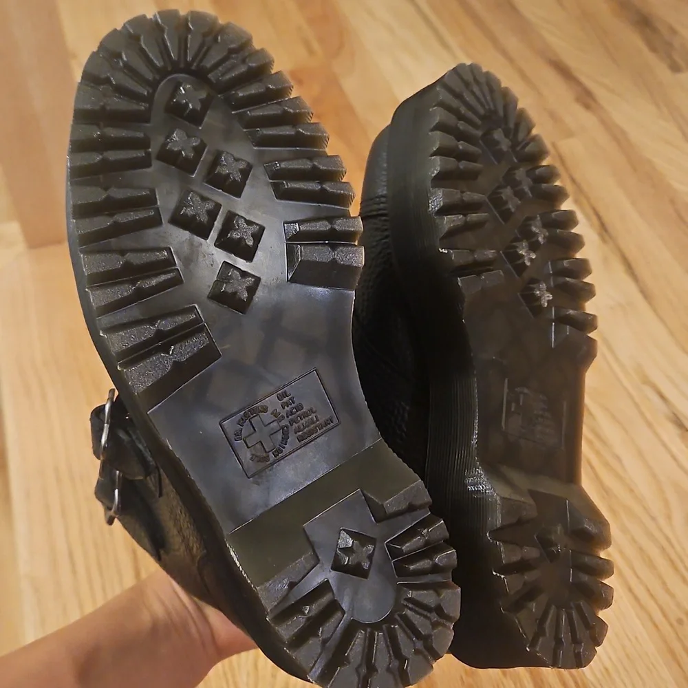 Dr. Martens Devon Flower Platform - Picture 5 of 6